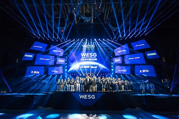 作為當今足 作為當今足