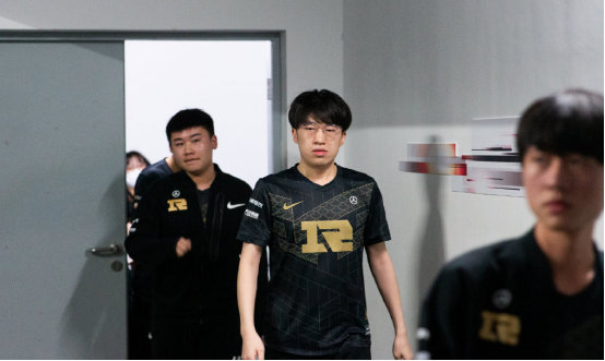 了他在国际 了他在国际