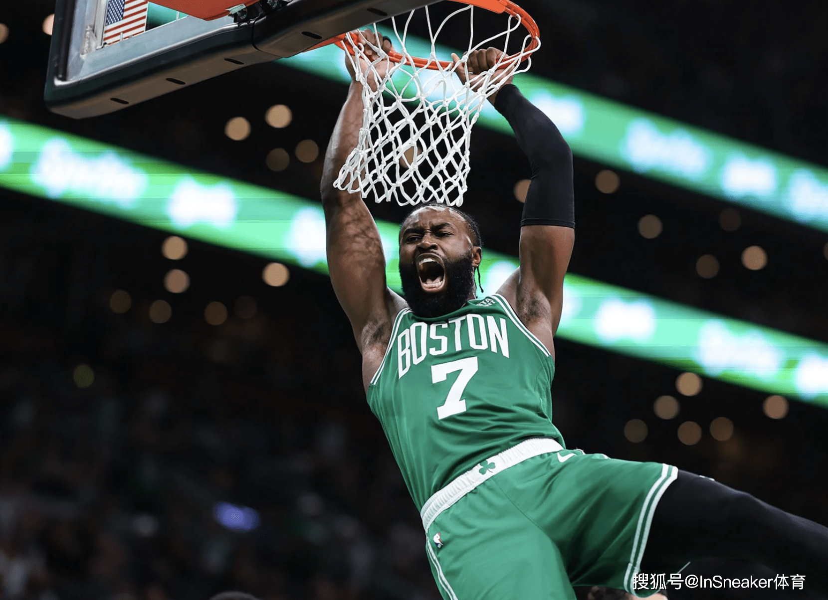 詹姆斯接连 詹姆斯接连